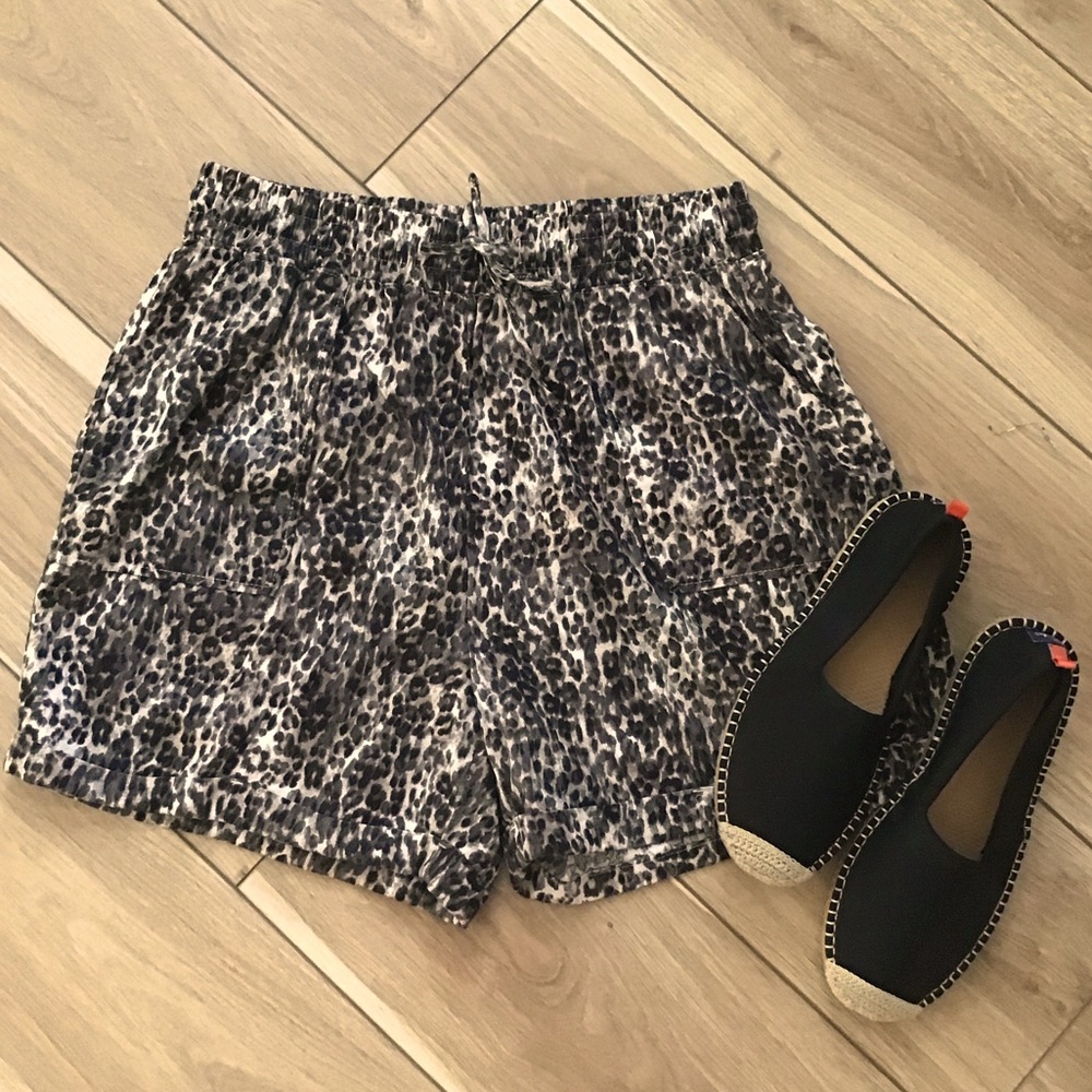 Royalty for me 🦩 Collection LA Cheetah print loose shorts Women's Size L